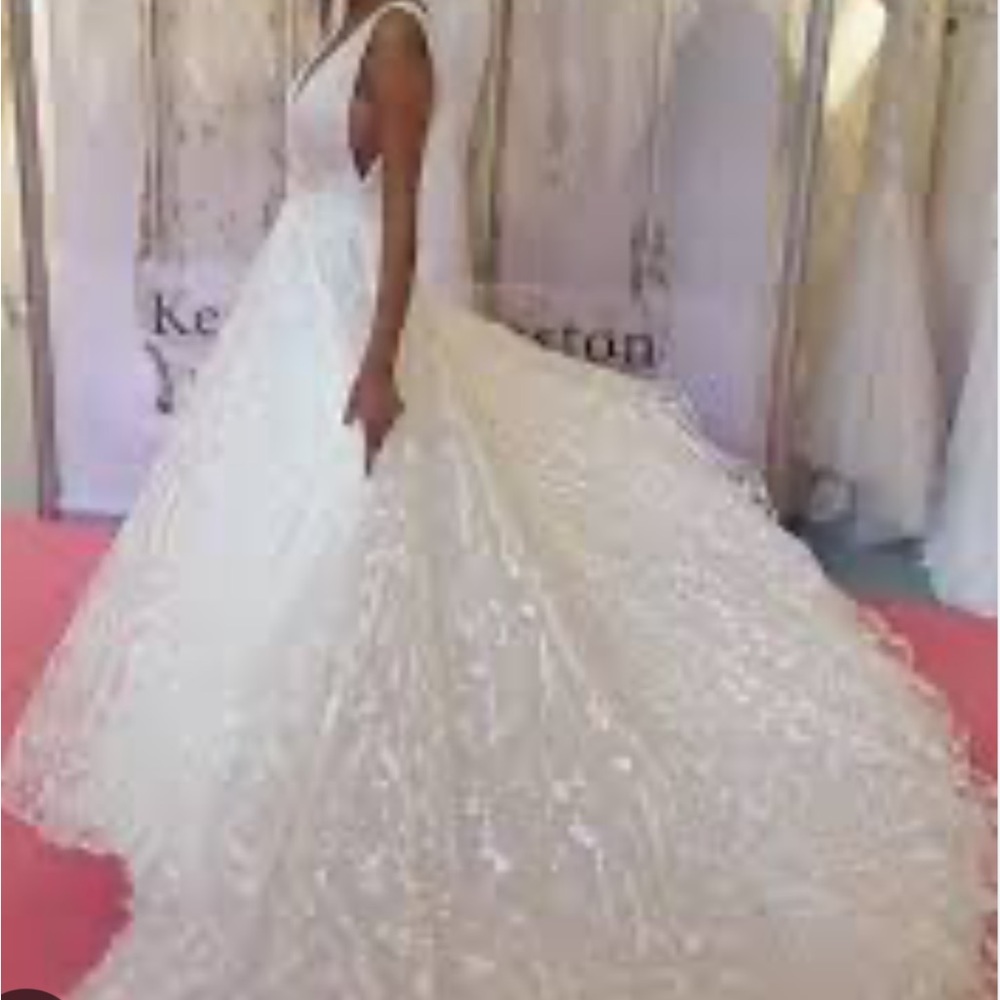 Elegant White Wedding Dress